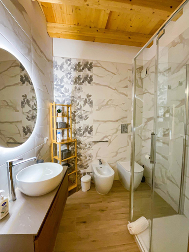 Bathroom 4, Rua 39 fine apartments, Syracuse