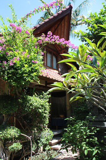 Exterior 13