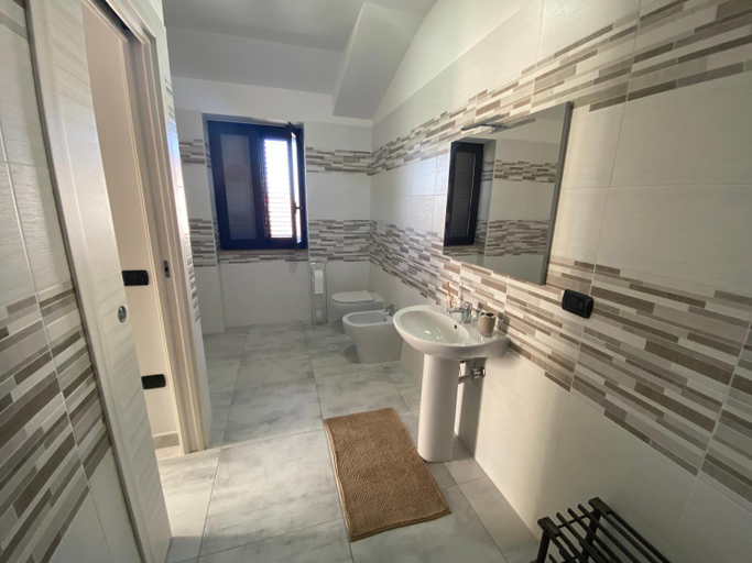 Bathroom 5, B&B Santa Colomba, Benevento