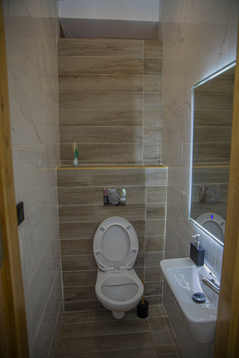 Bathroom 3, Résidence Royale, Cotonou