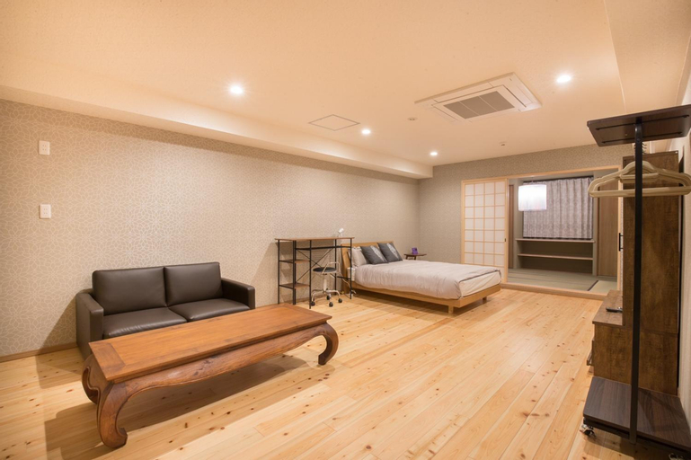 Others 3, guest house shimanouchi, Osaka