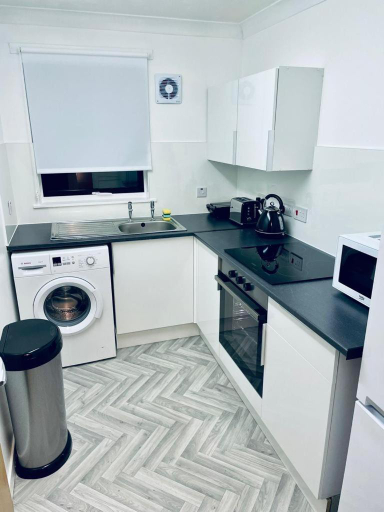 Modern 2 Bedroom Apartment With Free Parking, Glasgow
