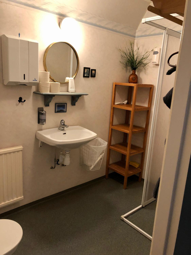 Bathroom 3, Brunsbo G:a Biskopsgard Hotell & Konferens, Skara