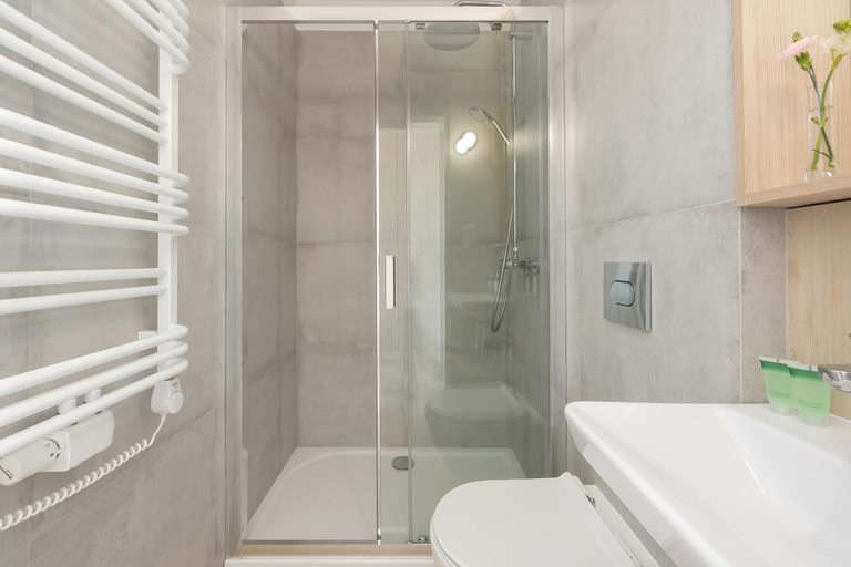 Bathroom 2, BURSZTYN - BERNSTEIN APARTMENTS, Sławno