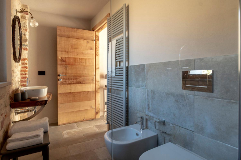 Bathroom 8