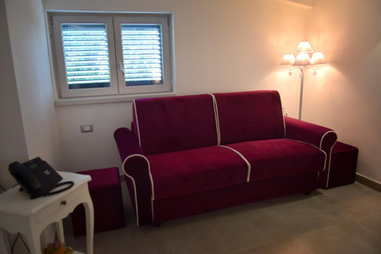Others 2, B&B GDA, Foggia