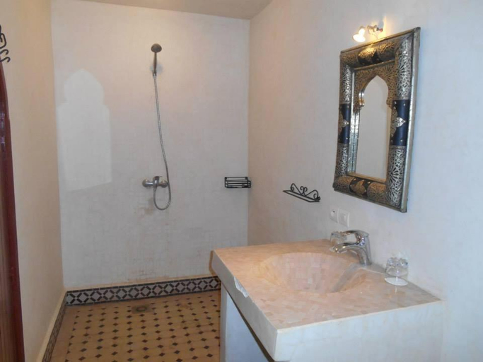 Bathroom, Kasbah Tissint, Tata