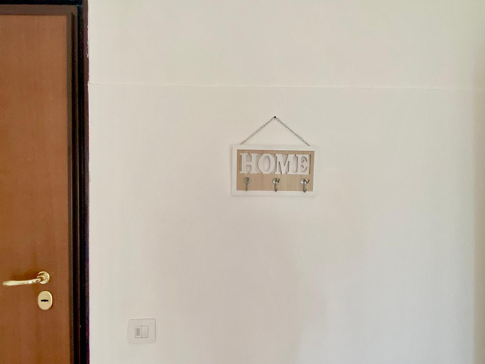 Others 4, Guest House Service - Modugno, Bari