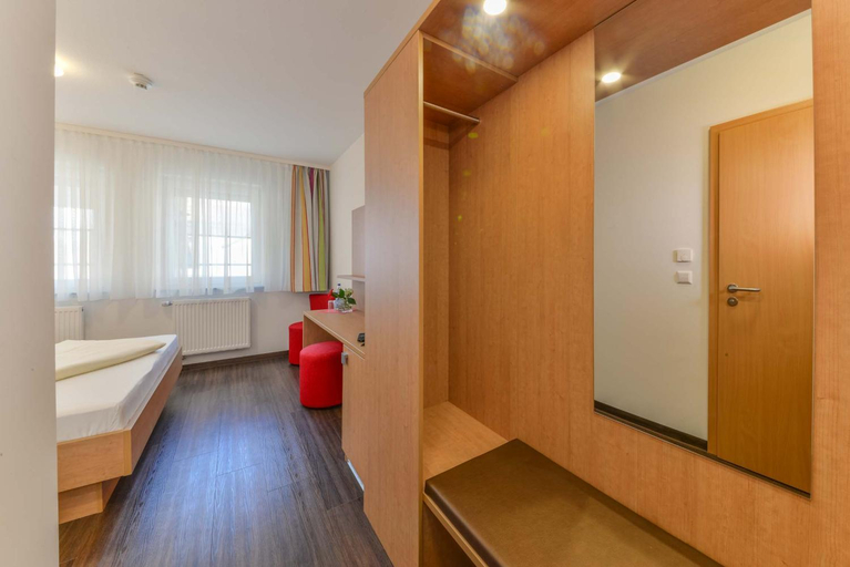 Others 5, Hotel Peterhof, Alb-Donau-Kreis