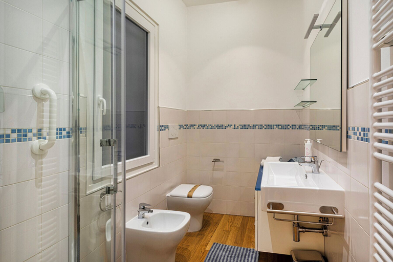 Bathroom 4, Light Apartment in Albaro, Genova