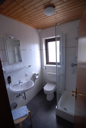 Bathroom 5, Gastehaus Balzer, Marburg-Biedenkopf