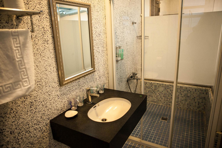 Bathroom 3, My Starry Bed and Breakfast, Taitung