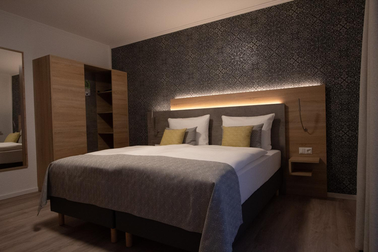 Bedroom, Central Hotel Wagenfeld, Diepholz