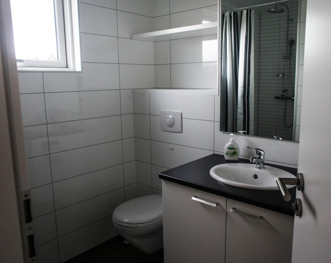 Bathroom 3, Einishus Cottages, Reykdælahreppur