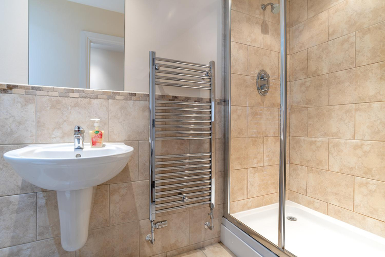 Bathroom 3, Victoria Court Suites - Aberdeen, Aberdeen
