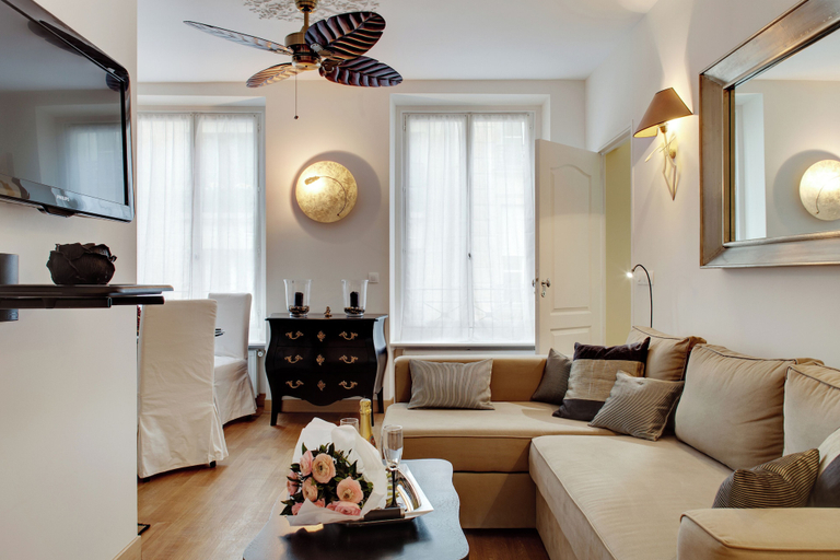 Others 4, St Germain Grenelle Residence, Paris