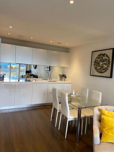 Food & Drinks, Blissful one bed near the River, London