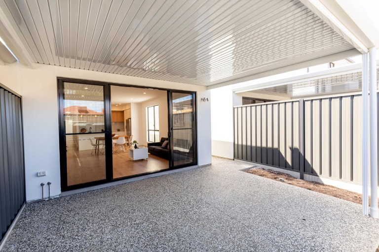 Others 3, Luxury private ensuite room close to Airport,City, Genelg Beach, Adelaide