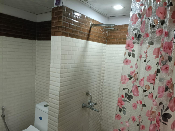 Bathroom 3, Hotel Kanishkka Inn, Meerut
