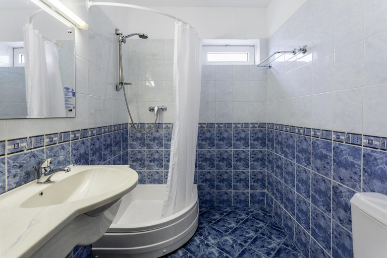 Bathroom 4, Sirena, Mangalia