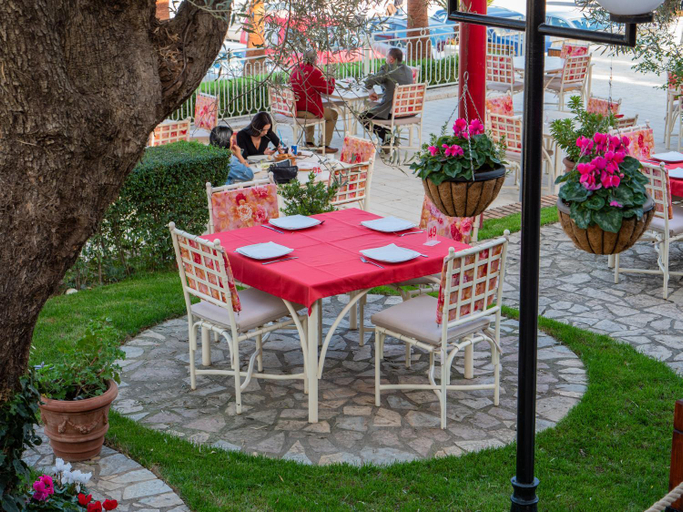 Food & Drinks 4, PalmaNova Resort, Tiranës