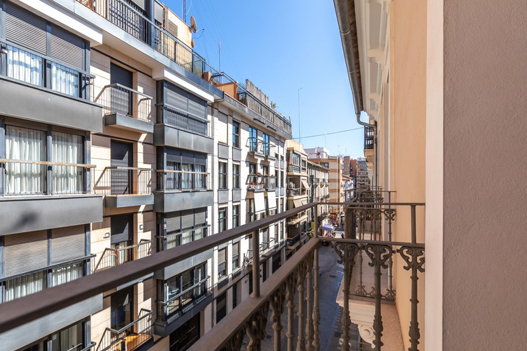 Others 5, Moontels Plaza de Vannes, Valencia