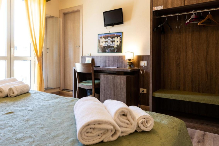 Bedroom 2, Hotel La Tavola Rotonda, Perugia