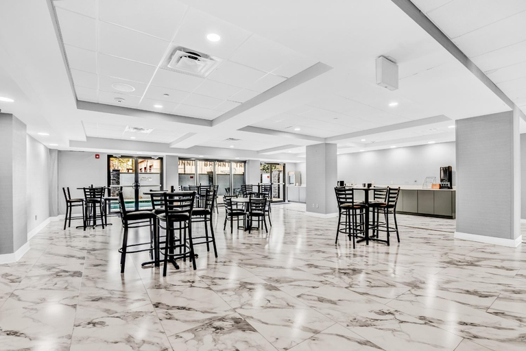 Food & Drinks 5, Wingate By Wyndham Tuscaloosa, Tuscaloosa
