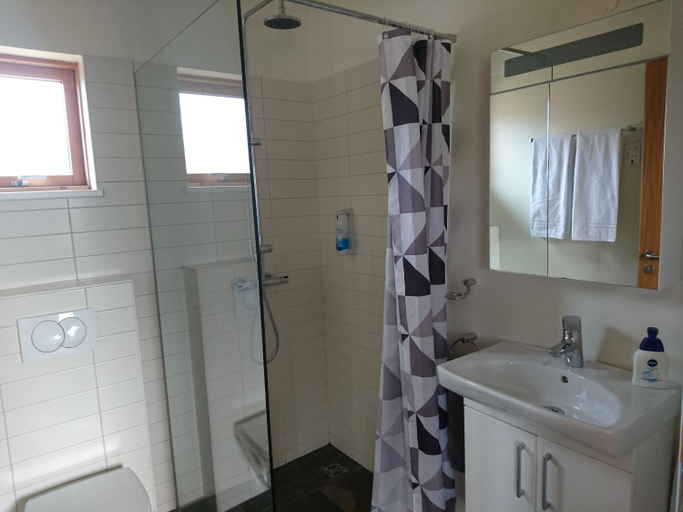 Bathroom 3, Fossatun Country Hotel, Borgarfjarðarsveit