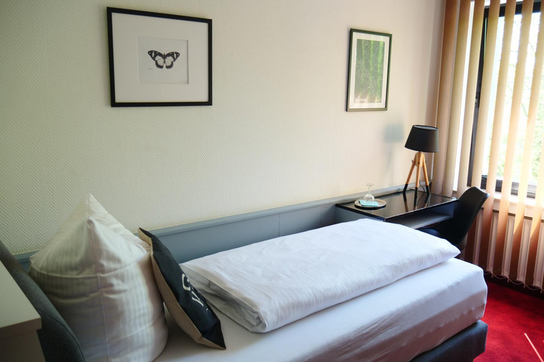 Bedroom 3, Parkhotel Bergheim, Rhein-Erft-Kreis