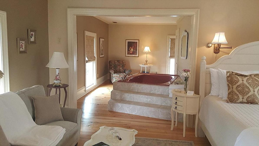 Bedroom 2, The Wanderlust Hotel, Door