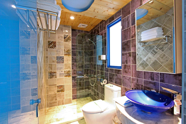 Bathroom 2, White Mediterranean, Hualien