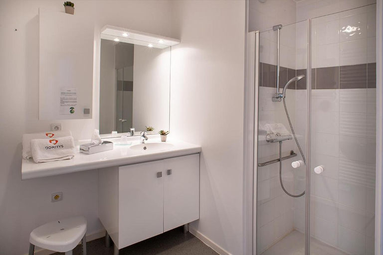 Bathroom, DOMITYS LES SABLES D'OR proche ORLY AEROPORT, Val-de-Marne