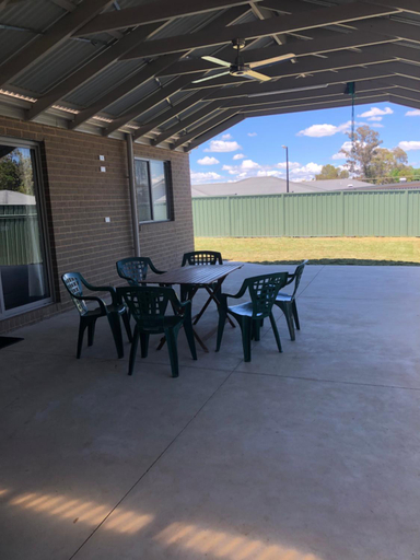 Others 4, Brand new 4br get away 5min to albury city, Albury
