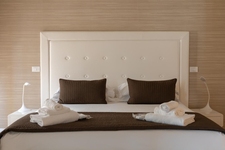 Bedroom 2, Blue Inn Luxury Suites, Rome