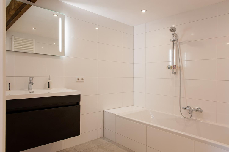Bathroom, Ruyge Weyde Logies, Eco Farm, Oudewater