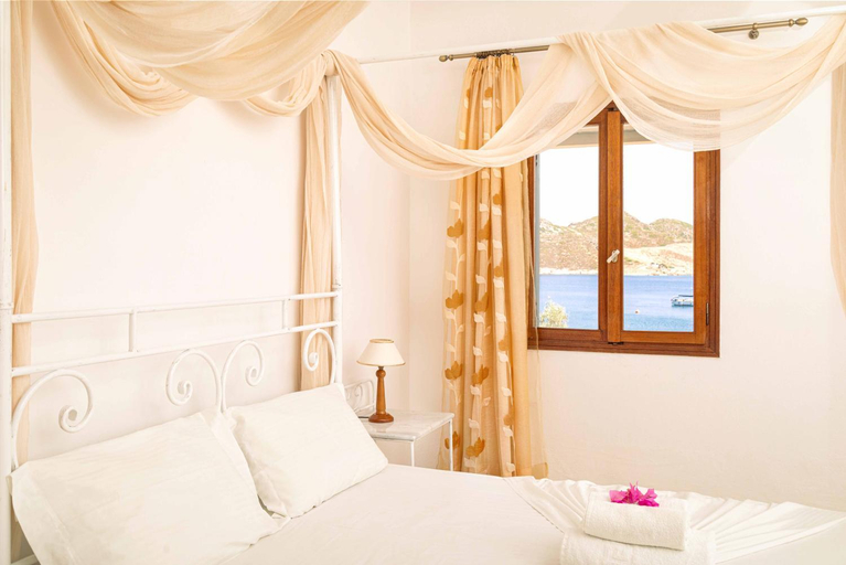 Bedroom 2, Apolafsis Studios, South Aegean