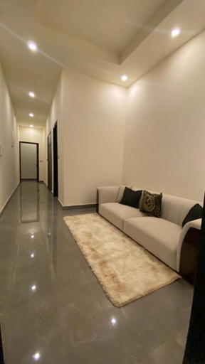 Bedroom 2, The One, Mfoundi