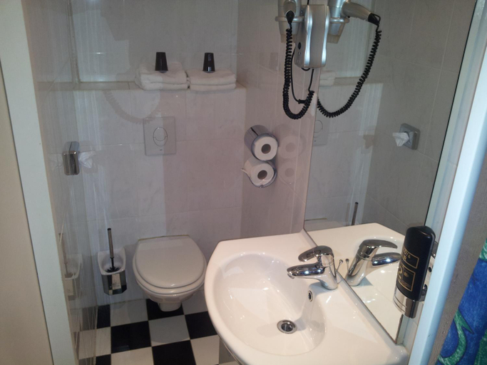 Bathroom 2, Baan Hotel, Rotterdam