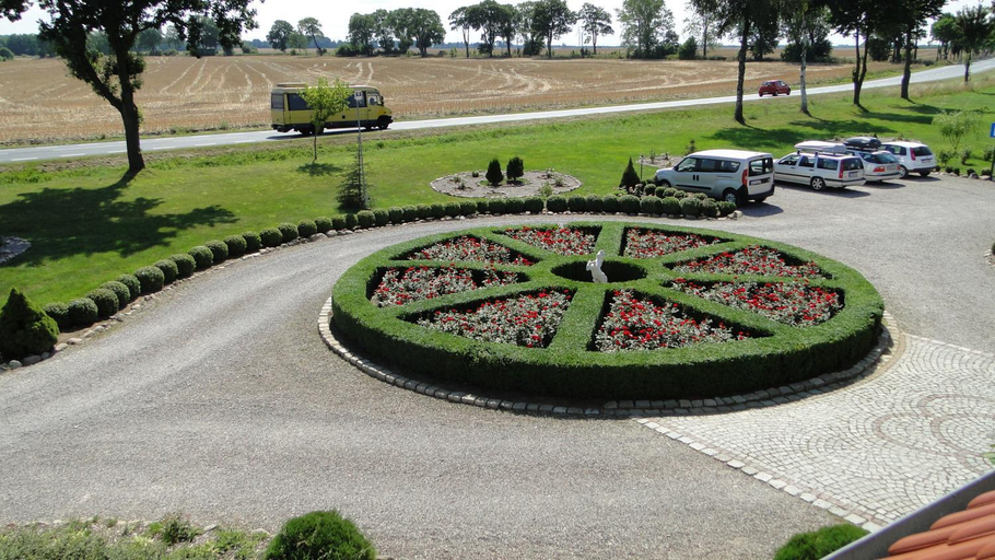 Others 5, Dworek Golikowo, Sławno