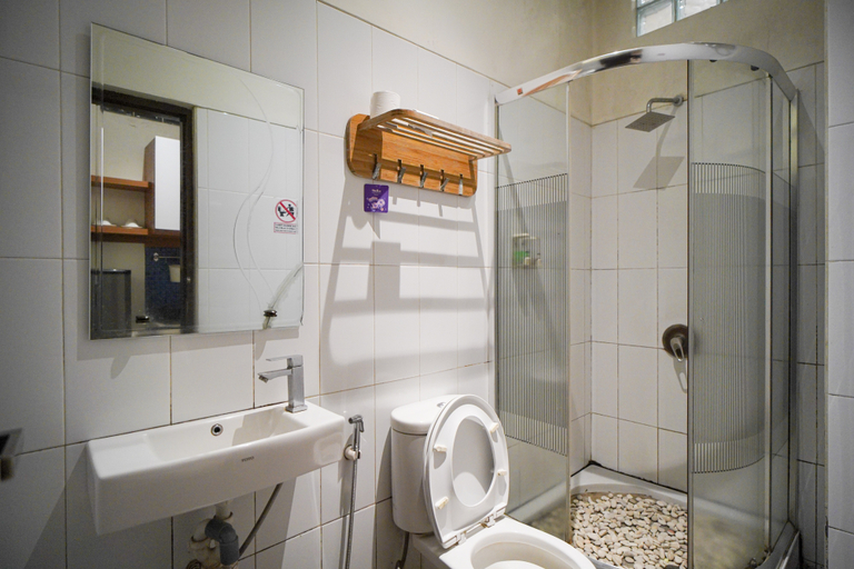 bathroom 10