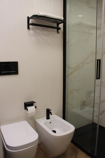 Bathroom 3, Nero Luxury Suites, Cagliari