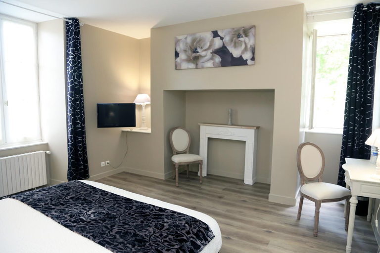 Others 5, HOSTELLERIE LA BRUYERE, Cantal