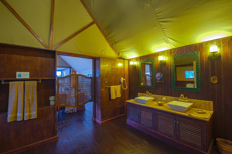 Bathroom 3, Lake Ndutu Luxury Tented Lodge, Ngorongoro
