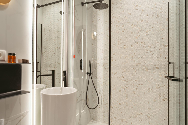 Bathroom 3, Astoria Grand Hotel, Oradea