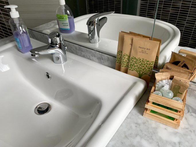Bathroom 4, L.ADY HOME, Bologna