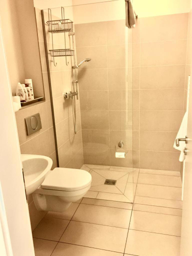 Bathroom 4, Station L, Schleswig-Flensburg