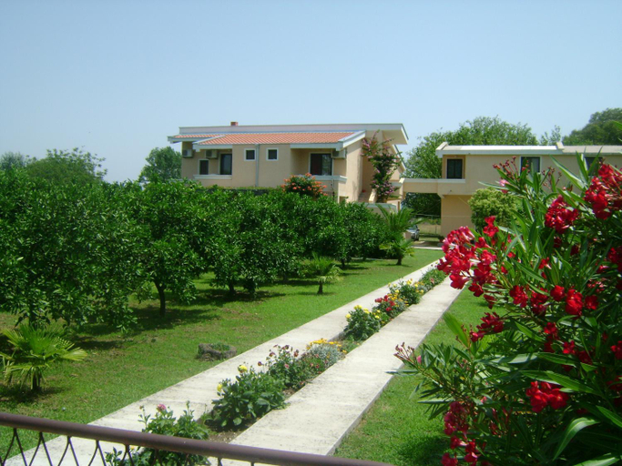 Others 3, Niki Apartments