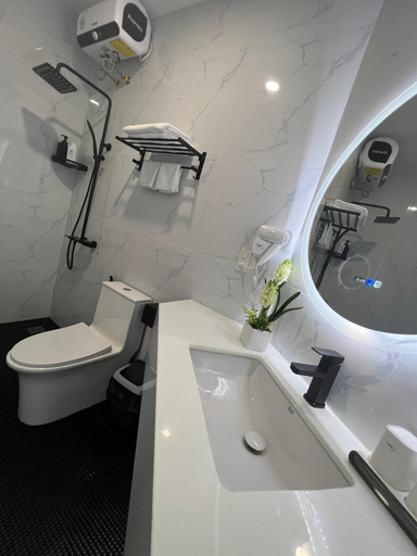 Bathroom 12