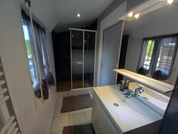 Bathroom 21